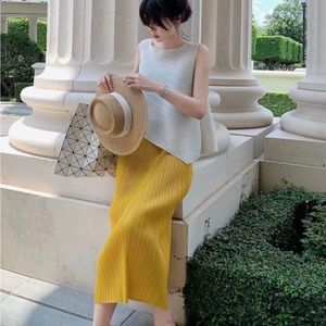 Golden Hour Pleated Skirt – Vacation-Ready | Size S